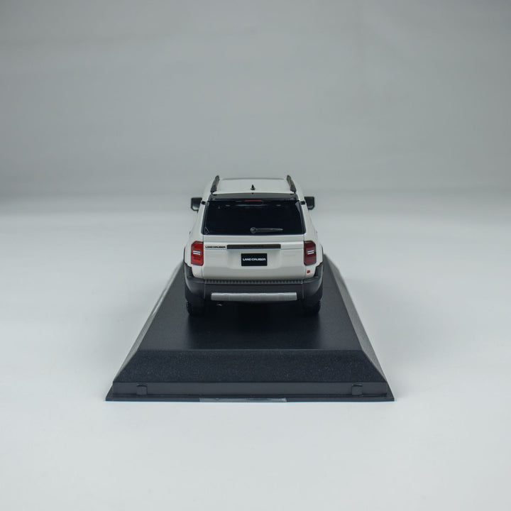 [Online Only] Kyosho 1:43 Toyota Land Cruiser 250 ZX First Edition KS03927PW1
