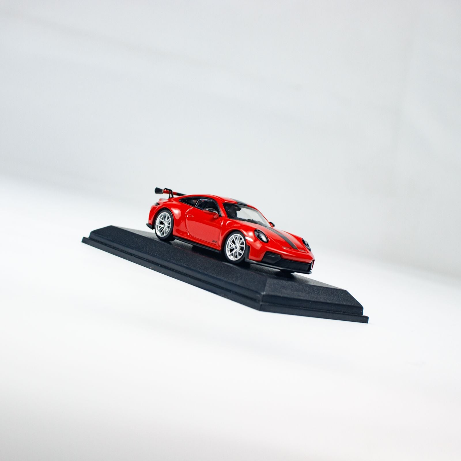 Minichamps 1:64 PORSCHE 911 (992.2) GT3 - 2025-RED CLDC 643064223