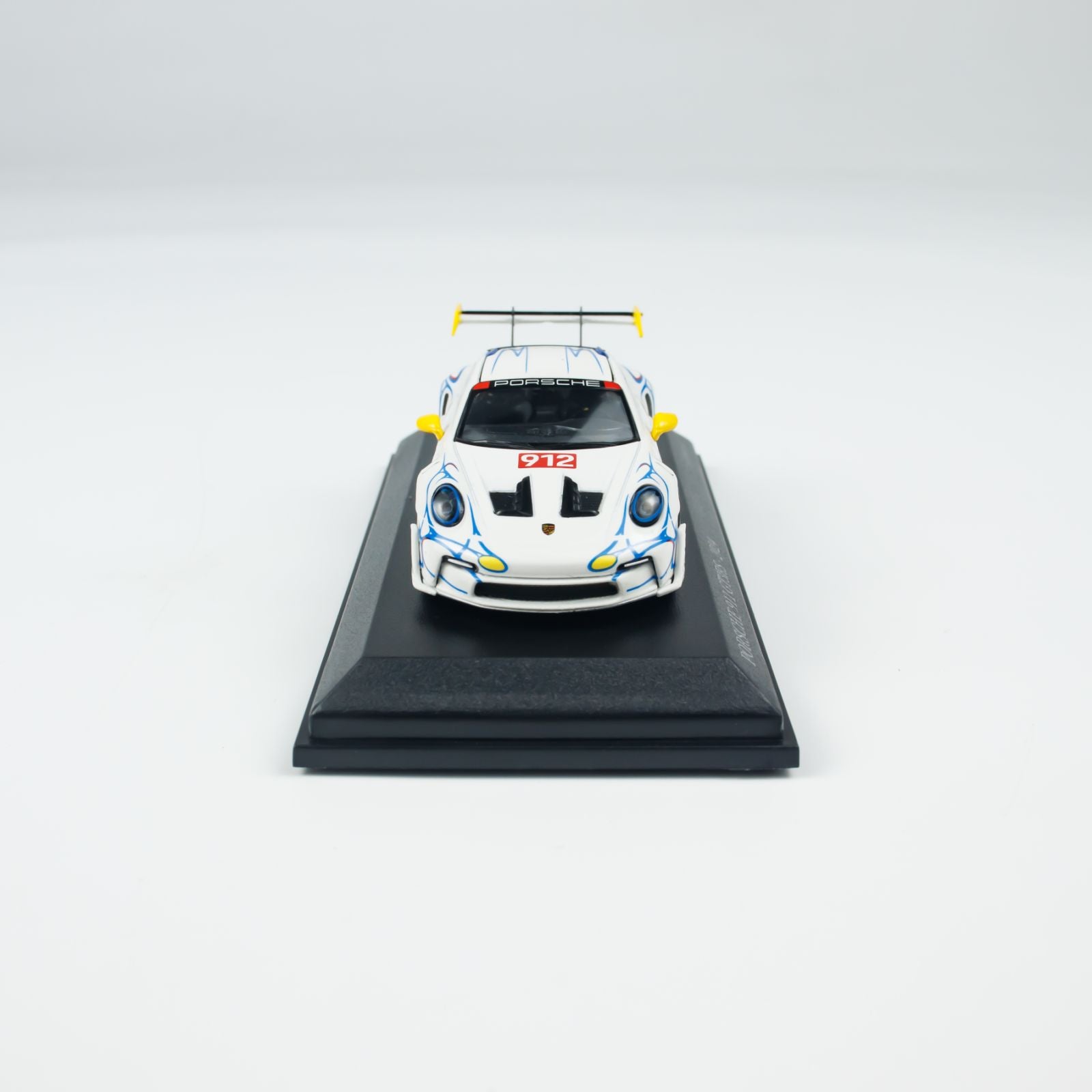 MINICHAMPS 1:64 PORSCHE 911 (992) GT3 RS - 2024 CLDC 643062121