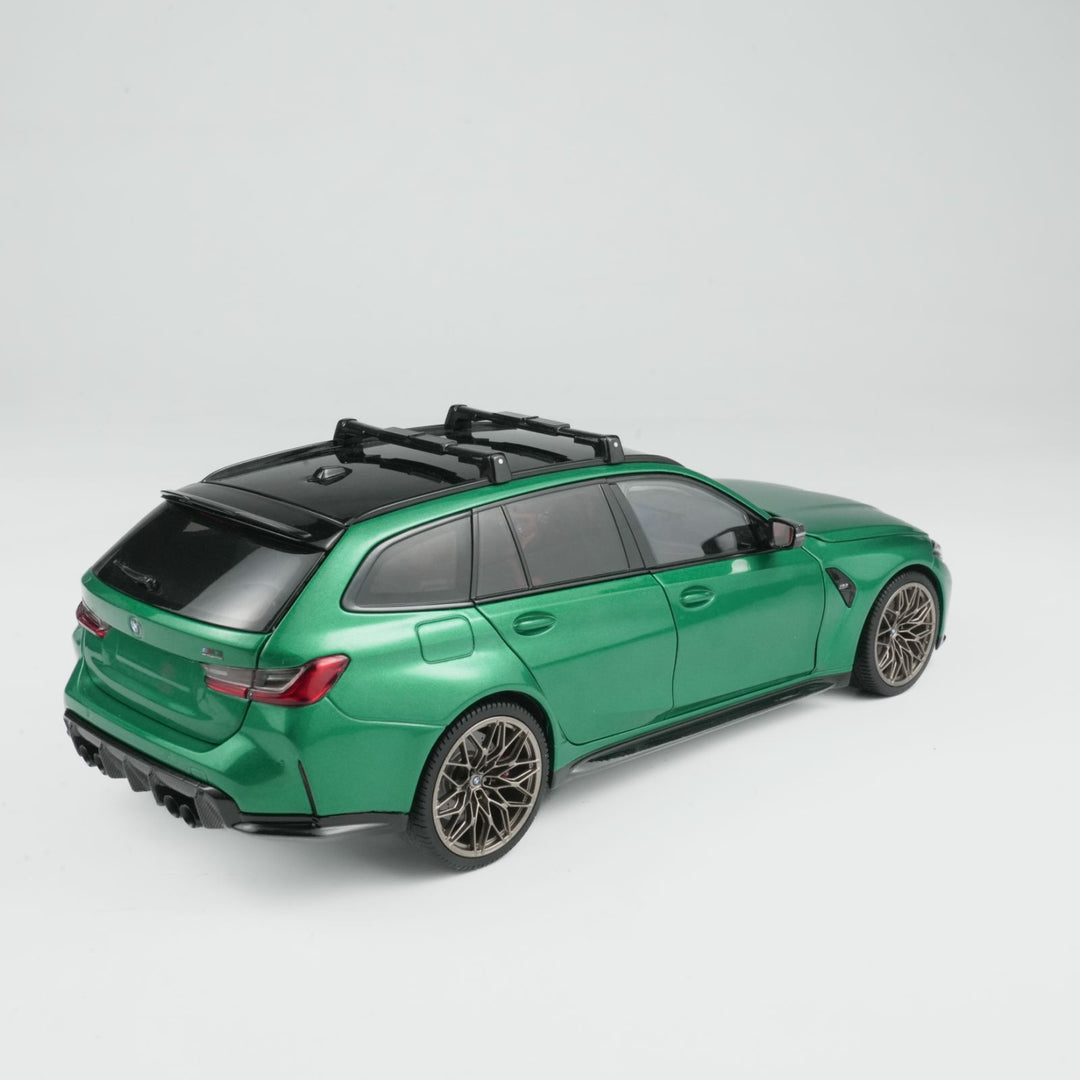[Preorder] MINICHAMPS 1:18 BMW M3 TOURING - 2024 - OCEAN GREEN 113024023
