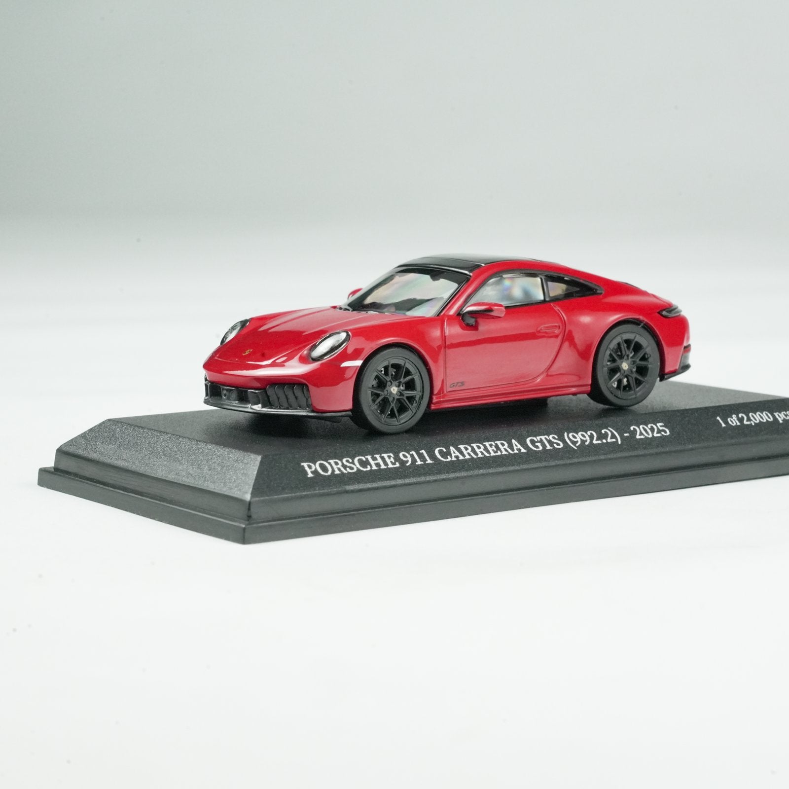 Preorder] Minichamps 1:64 PORSCHE 911 (992.2) CARRERA GTS -2025