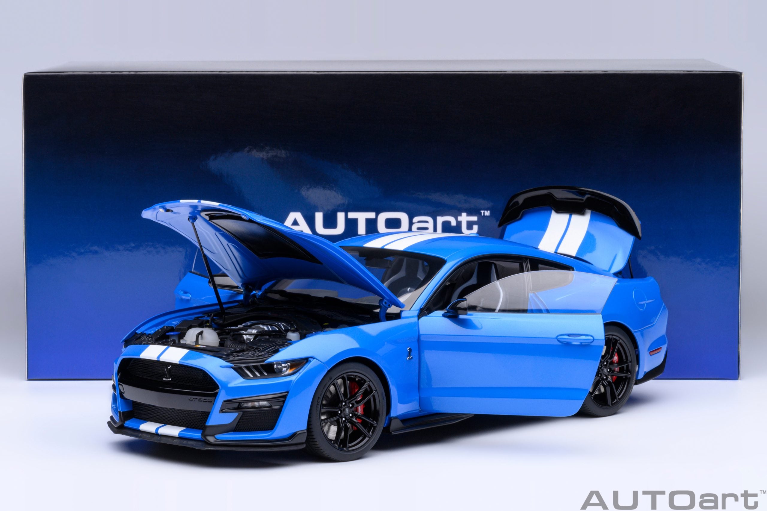 AUTOart 1:18 Ford Mustang Shelby GT500 (Grabber Blue) 73094