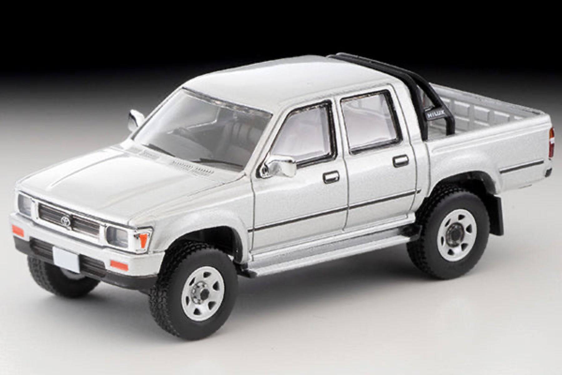 TOMYTEC 1/64 トヨタ　ハイラックス　4WD トラック Tomytec TLVN 1:64 Toyota Hilux 4WD Pickup Double Cab SSR (Silver