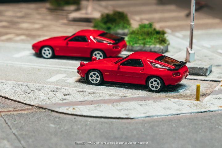 [Preorder] Tarmac Works 1:64 Porsche 928 S Red T64G-083-RE