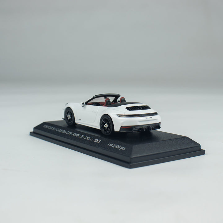 Minichamps 1:64 PORSCHE 911 (992.2) CARRERA GTS CABRIOLET CLDC WHITE 643064135