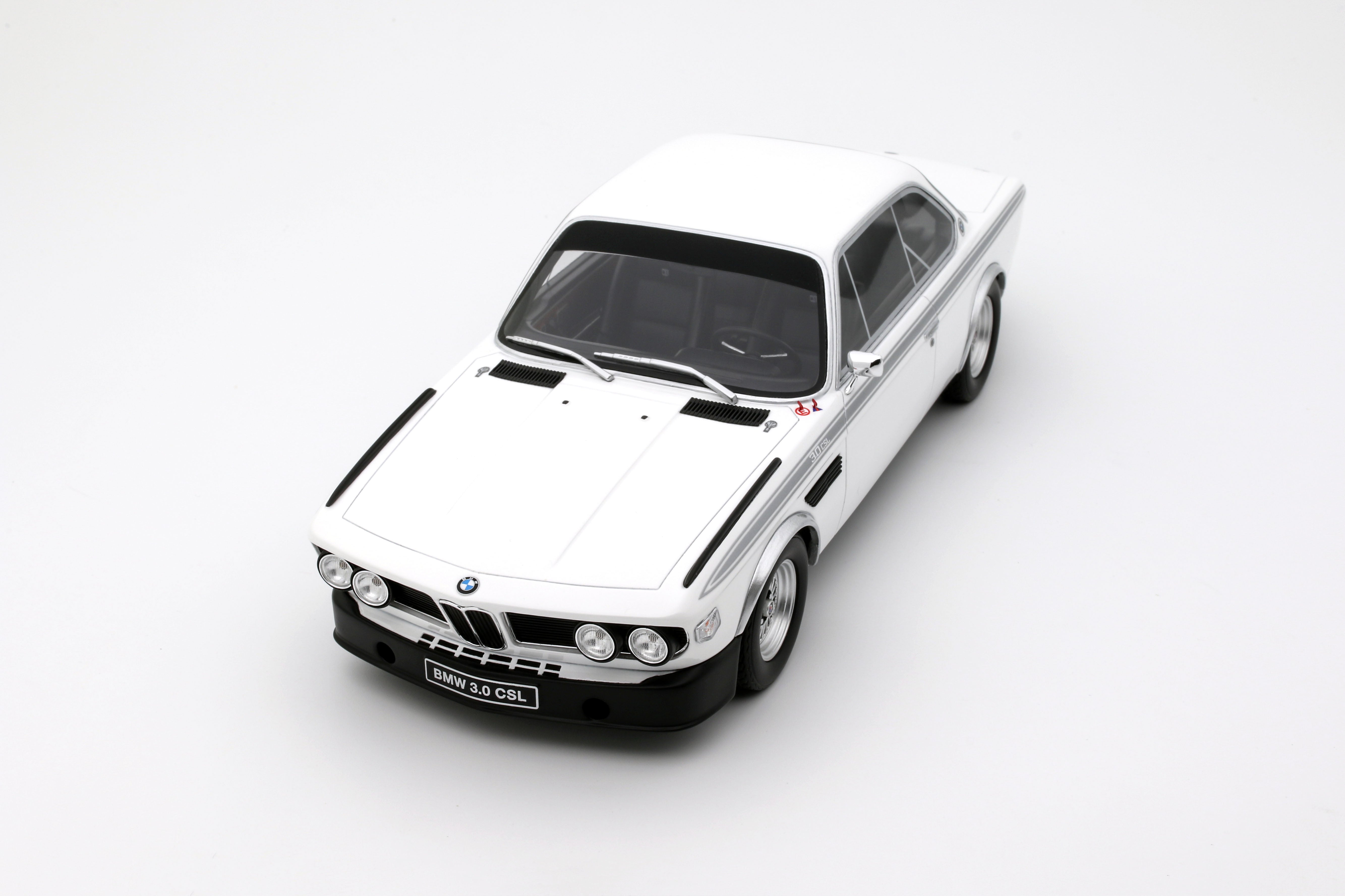 Preorder] OttO 1:18 BMW 3.0 CSL CHAMONIX WHITE 1972 OT1145