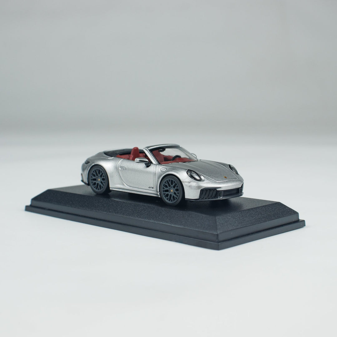 [Preorder] Minichamps 1:64 PORSCHE 911 (992.2) CARRERA GTS CABRIOLET CLDC 643064136