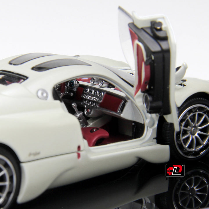 LCD 1:43 Pagani Utopia-White LCD43012-WH
