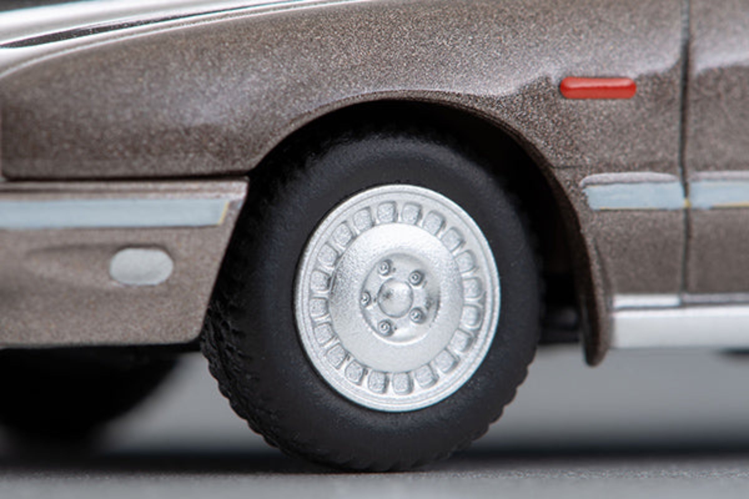 青島CEDRIC CIMA TYPE II LIMITED 1/24絶版 1/24 NISSAN Y31 CIMA TYPEⅡ LIMITED '90 - AOSHIMA SCALE MODEL LINEUP