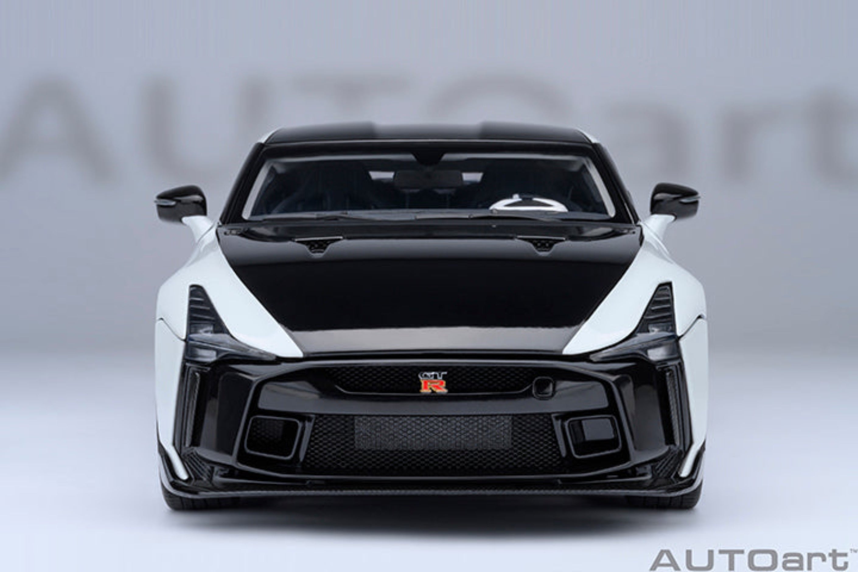 AUTOart 1:18 Nissan GT-R50 ITALDESIGN - Metallic White / Black
