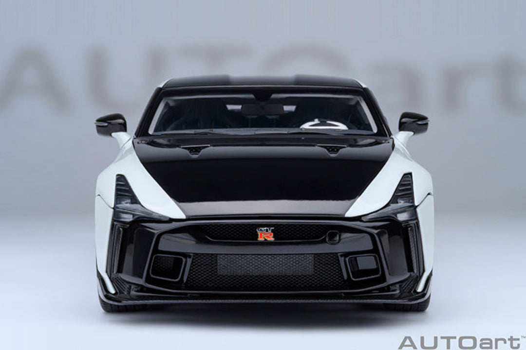 AUTOart 1:18 Nissan GT-R50 ITALDESIGN - Metallic White / Black 77511