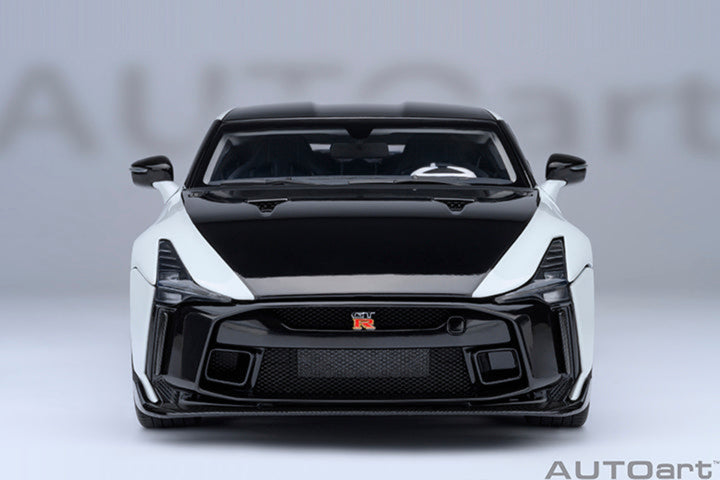 AUTOart 1:18 Nissan GT-R50 ITALDESIGN - Metallic White / Black 77511