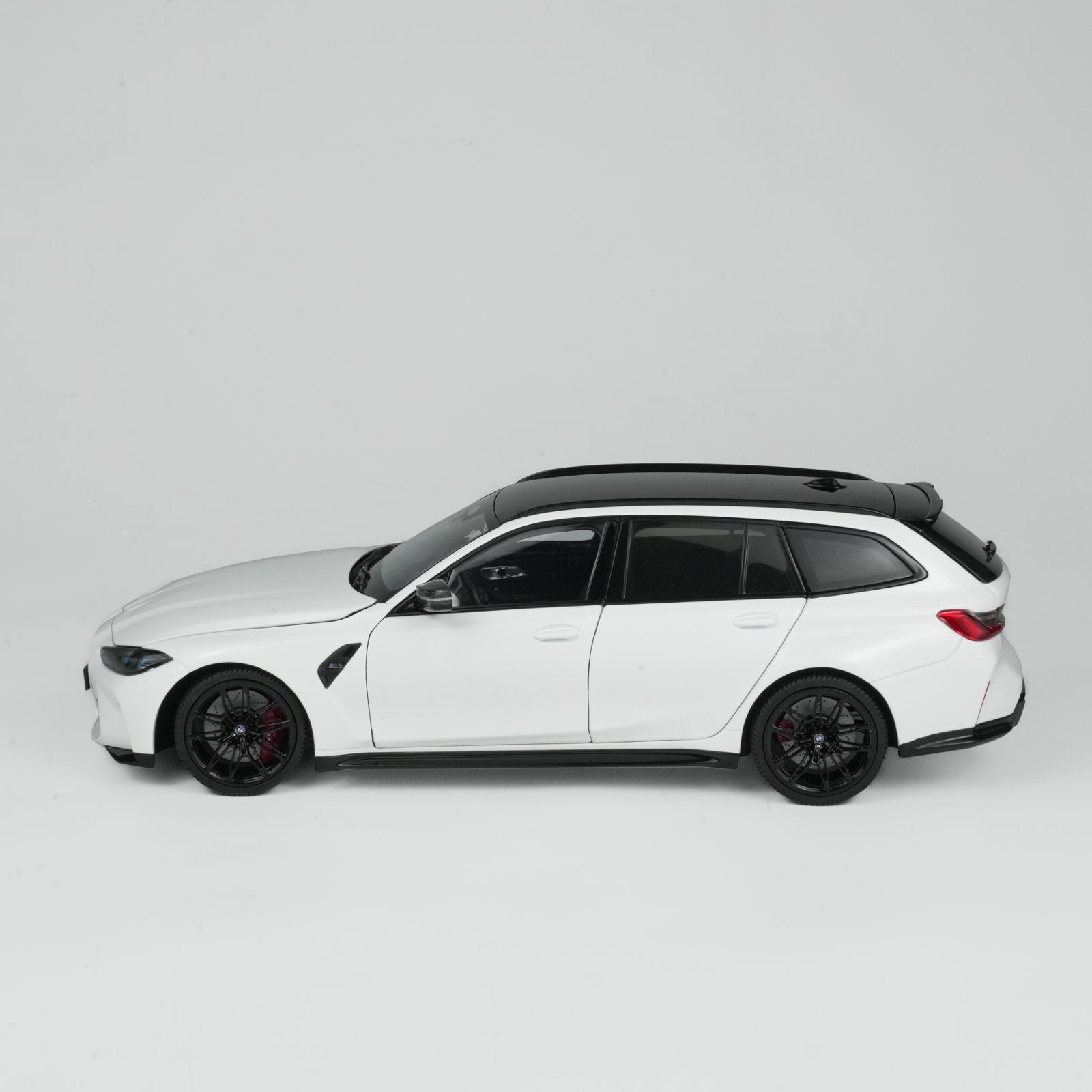 MINICHAMPS 1:18 BMW M3 TOURING - 2024 - ALPINE WHITE CLDC