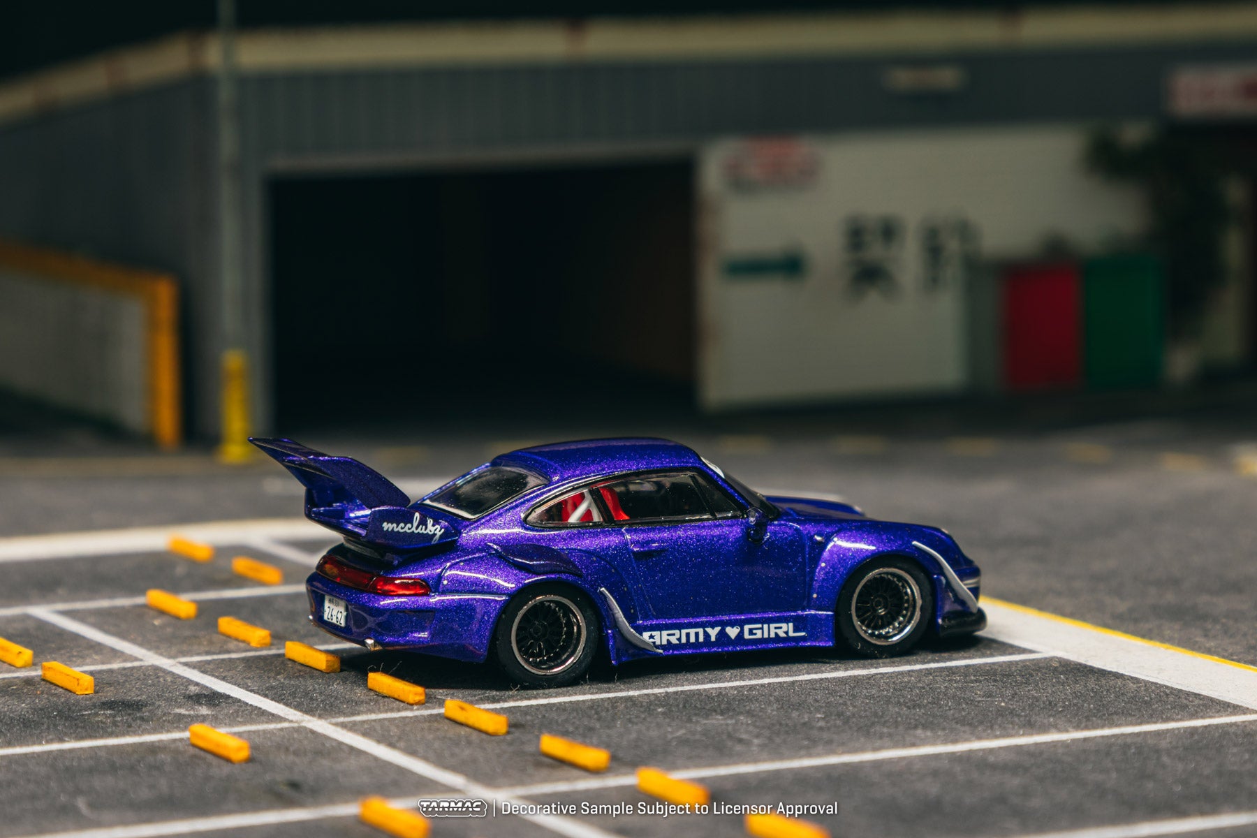 Tarmac Works 1:64 Porsche RWB 993 ARMY GIRL - Officially licensed