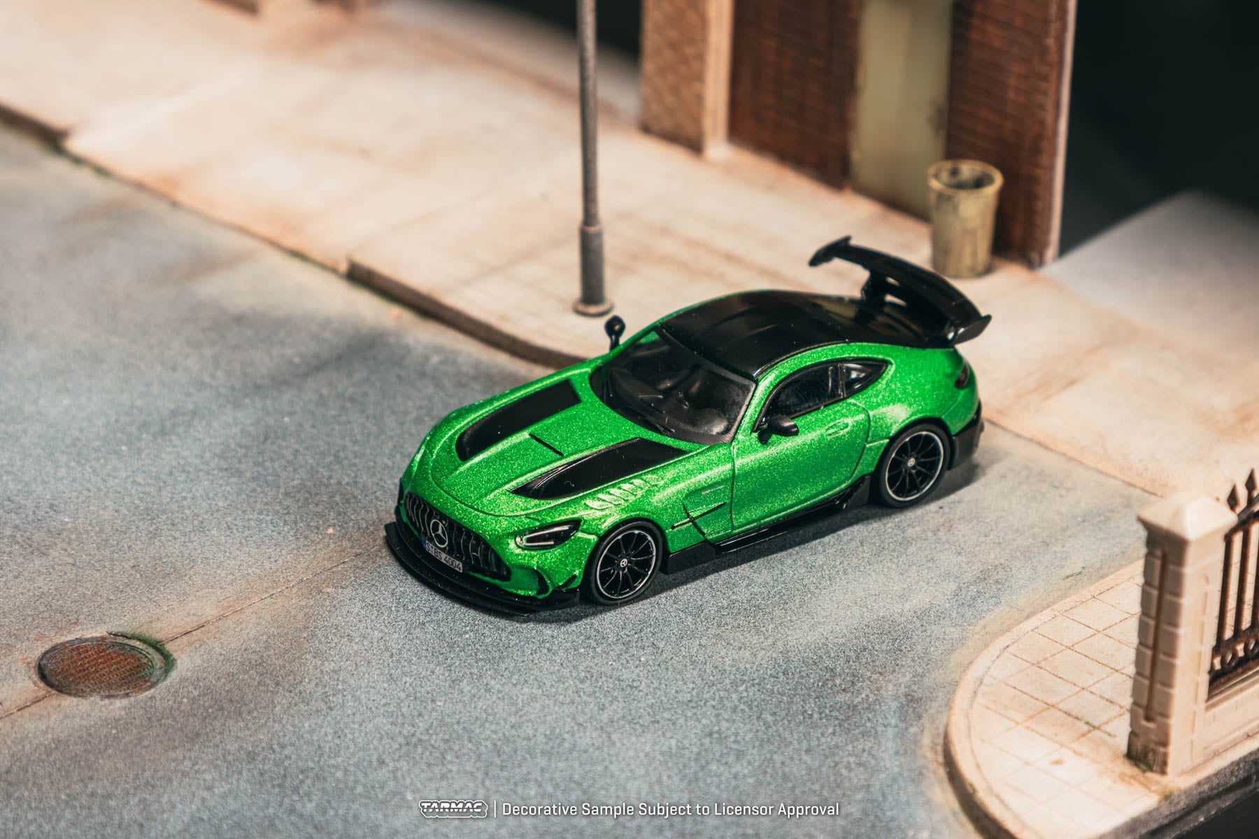 Tarmac Works 1:64 Mercedes-Benz AMG GT Black Series Green T64G-042