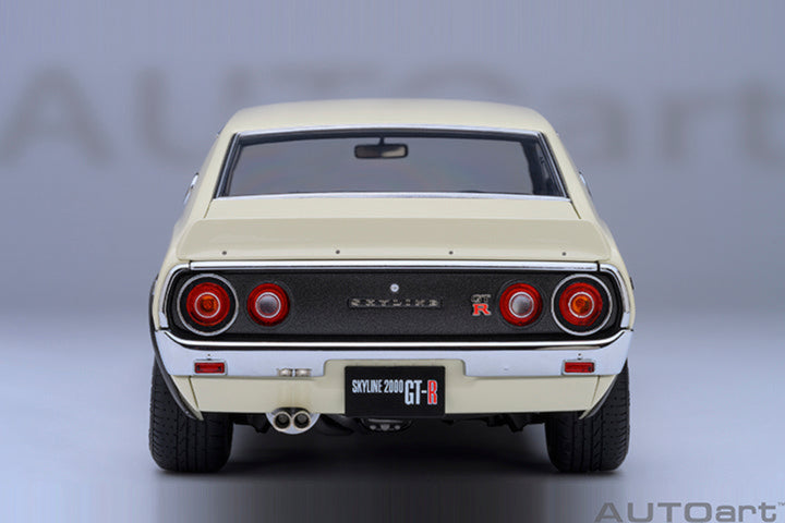 AUTOart 1:18 Nissan Skyline 2000 GT-R (KPGC110) - White 77467