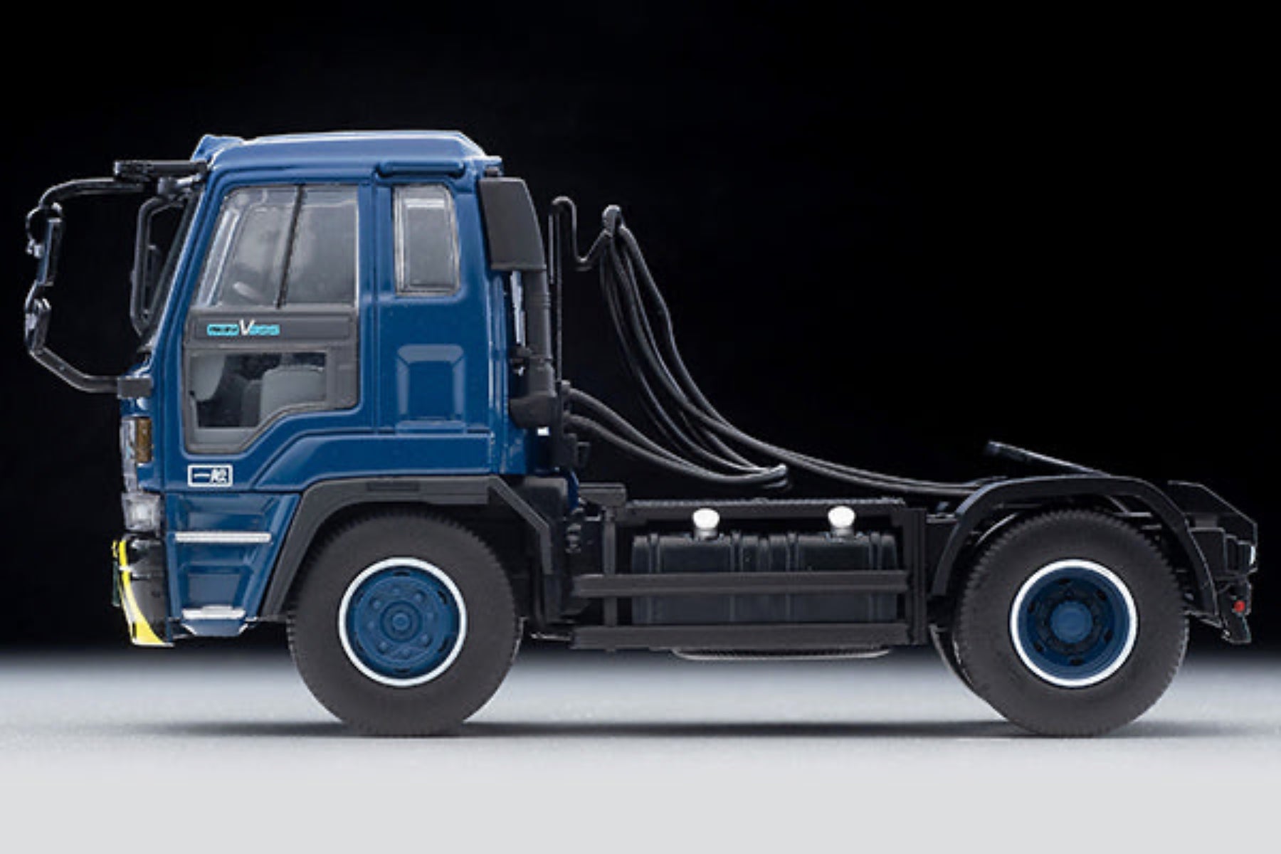トミカ ISUZU 810 EX トラクタヘッド 1/64 トミカリミテッドヴィンテージ ネオ 1/64 いすゞ 810EX トラクタ