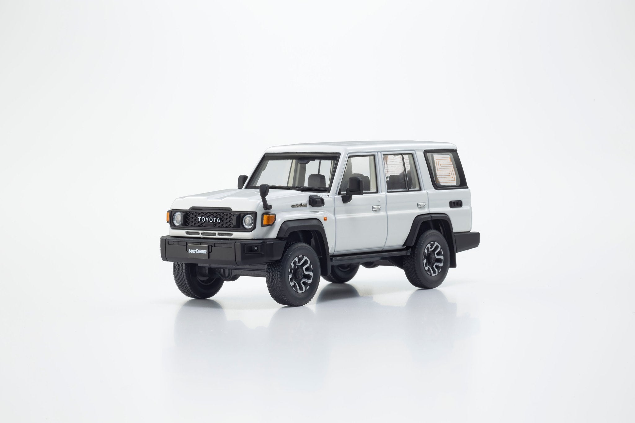 限定1セット　4台Toyota Land Cruiser 2色セット Kyosho 1:43 Toyota Land Cruiser 70 4(3 Colours) 03928BE/03928W