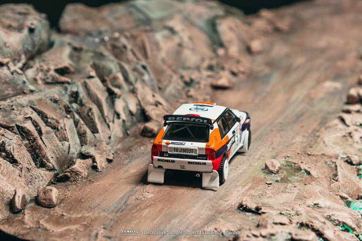 [Preorder] Tarmac Works 1:64 Lancia Delta HF Integrale Acropolis Rally 1993 Carlos Sainz / Luis Moya T64-049-93ACR03