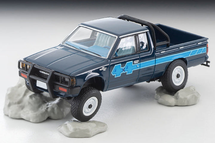 Tomytec TLVN 1:64 Nissan Truck 4X4 King Cab North American version (blue)