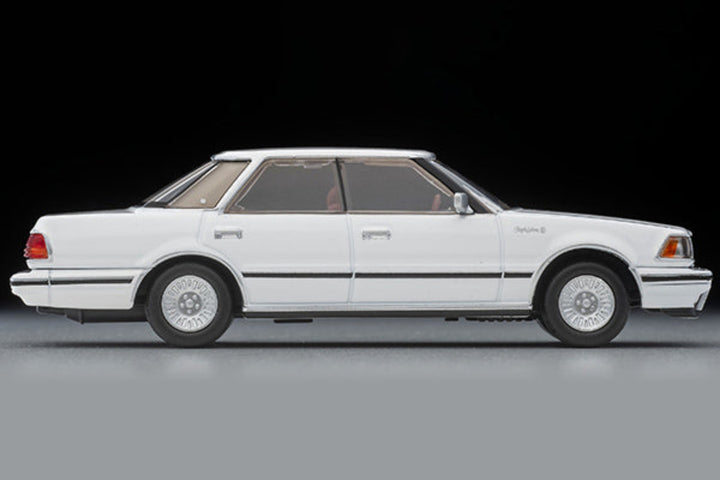 Tomytec TLVN 1:64 Toyota Crown Hardtop 3.0 Royal Saloon G (white) 1985