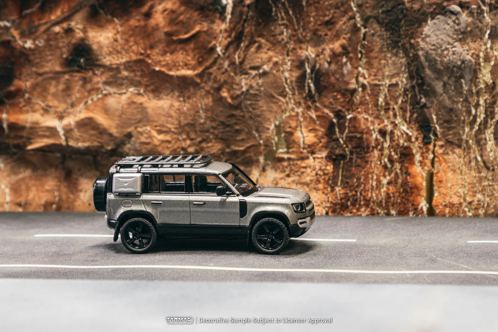 Tarmac Works 1:64 Land Rover Defender 110 Grey Metallic T64G-020-GY