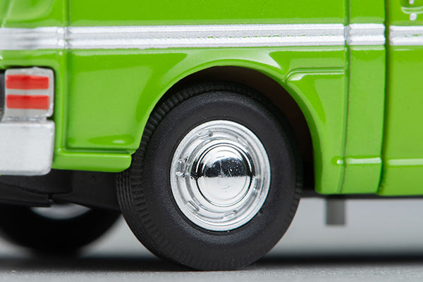 TLVN  Tomica Limited Vintage Neo 1:64 Nissan Caravan Long Deluxe Car