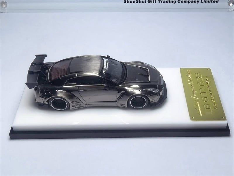 Model Collect 1:64 Nissan GTR LB GTR 1.5 Chromed Black Brushed Livery MC640004Q