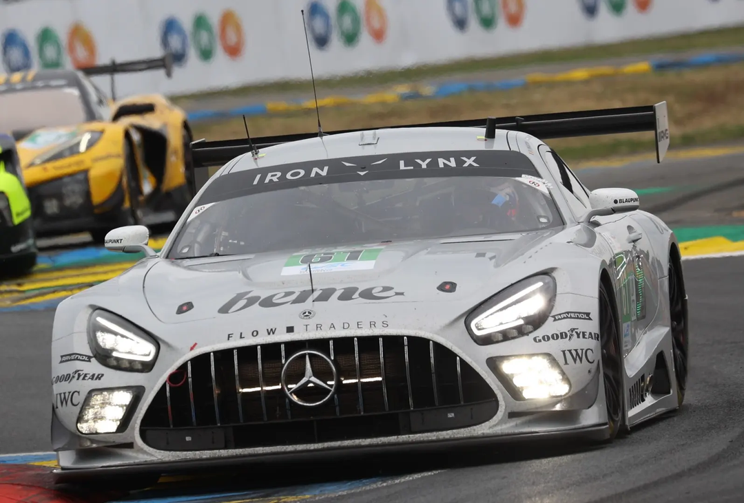 [Preorder] Spark 1:64 Mercedes-AMG LMGT3 No.61 IRON LYNX Le Mans 24H 2025 M. Berry -  L. Hodenius - M. Martin 64S074