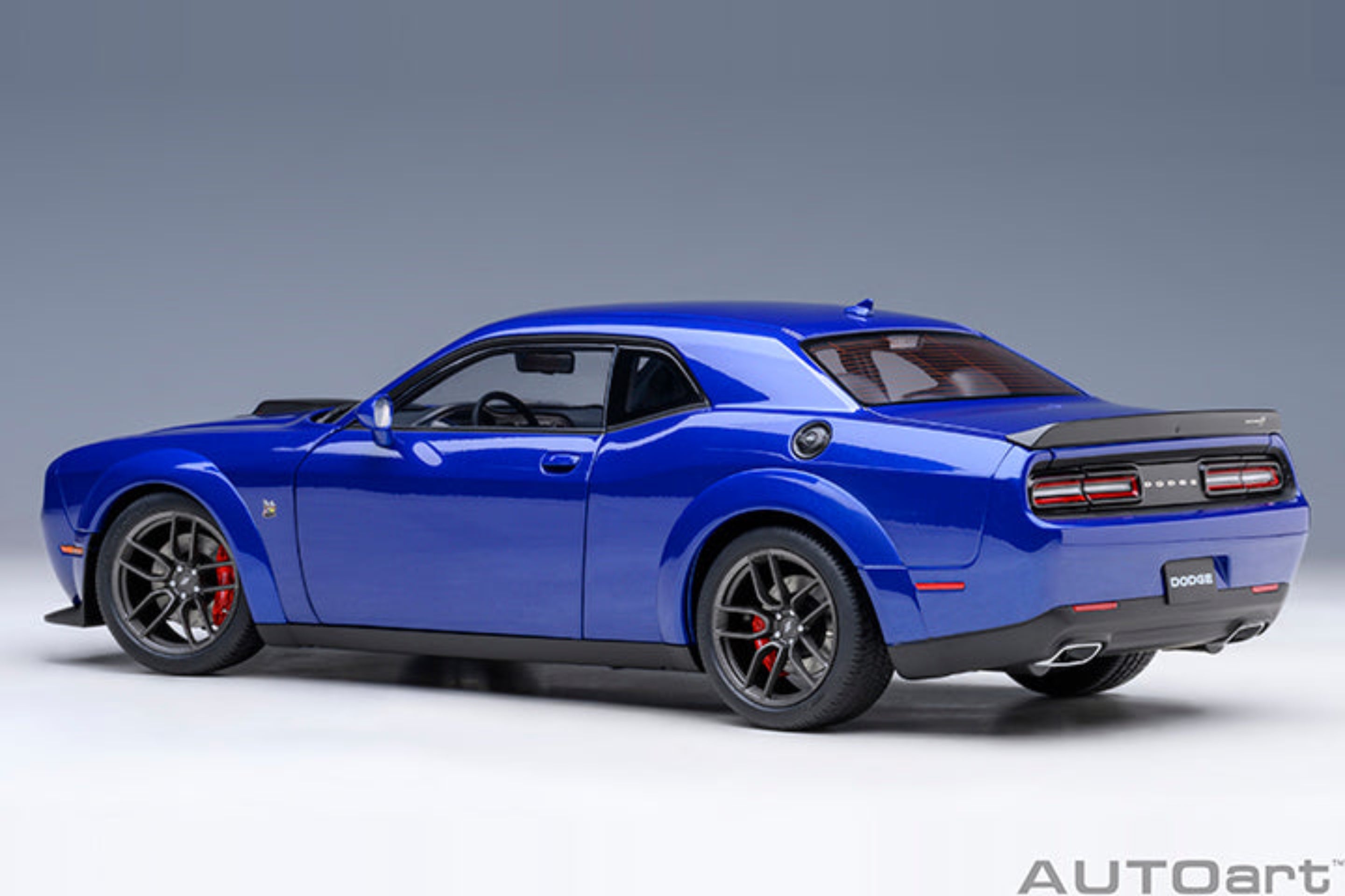 AUTOart 1:18 Dodge Challenger RT Scat Pack 2022 - Indigo Blue