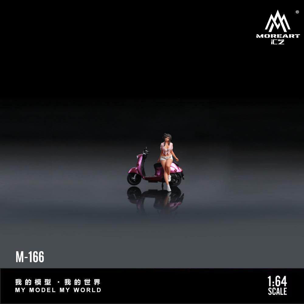 MoreArt 1:64 Shiny Pink-Retro Motorcycle Girl MO222166