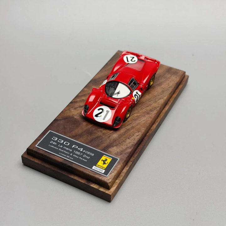 DMH 1:64 Ferrari 330P4 Coupe (24h Le mans 1967 2nd) Red 