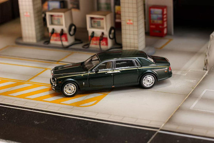 Street Weapon 1:64 Rolls-Royce Phantom VII (2 Colours)