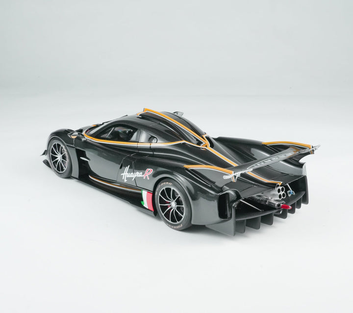 LCD 1:18 Pagani Huyara R Carbon Black LCD18012-CB