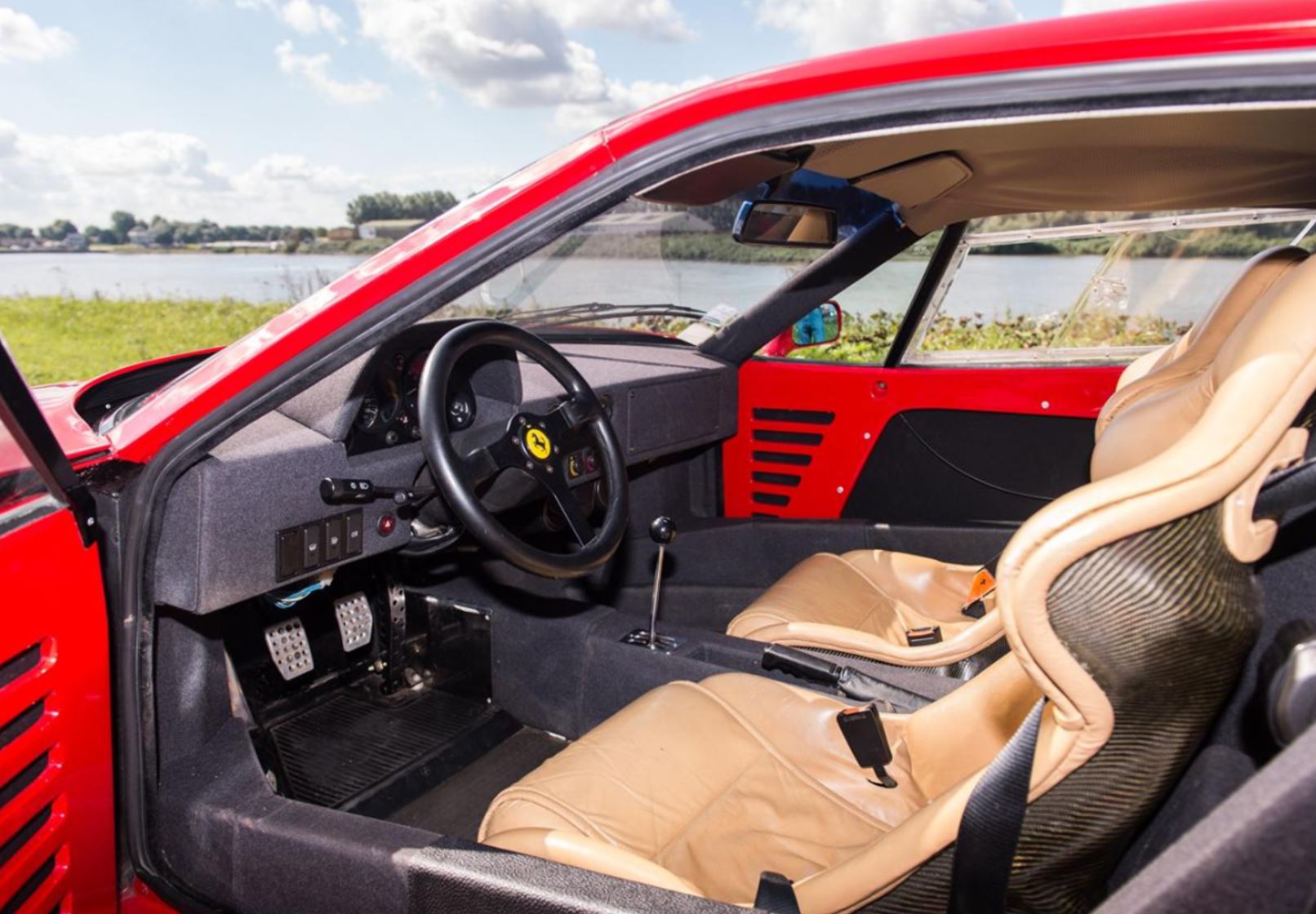 Preorder] BBR 1:18 Ferrari F40 1987 Rosso Corsa - Ex Nigel Mansell