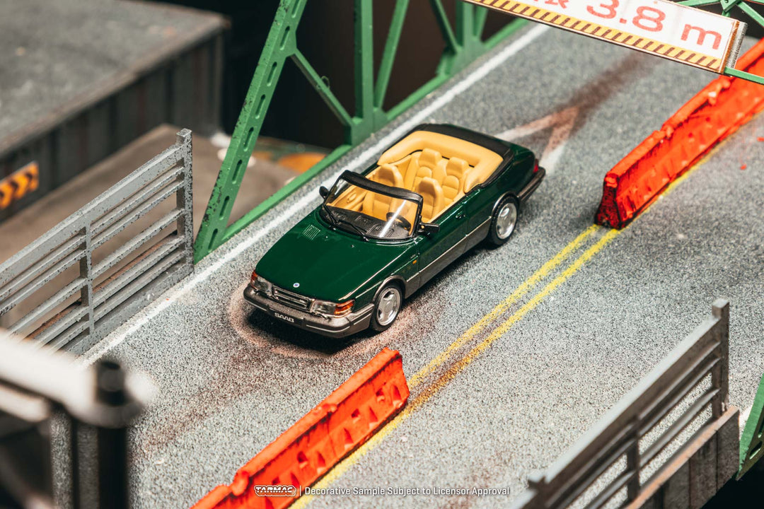 [Preorder] Tarmac Works 1:64 Saab 900 Turbo Convertible Green T64G-067-GR