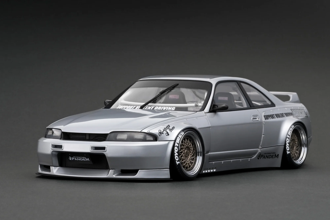 Ignition Model 1:18 PANDEM GT-R (BCNR33) Silver With RB26 engine IG3031