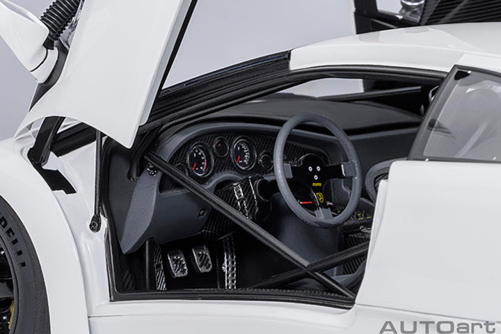 [Preorder] AUTOart 1:18 Lamborghini Diablo GT-R  - Impact White 79136