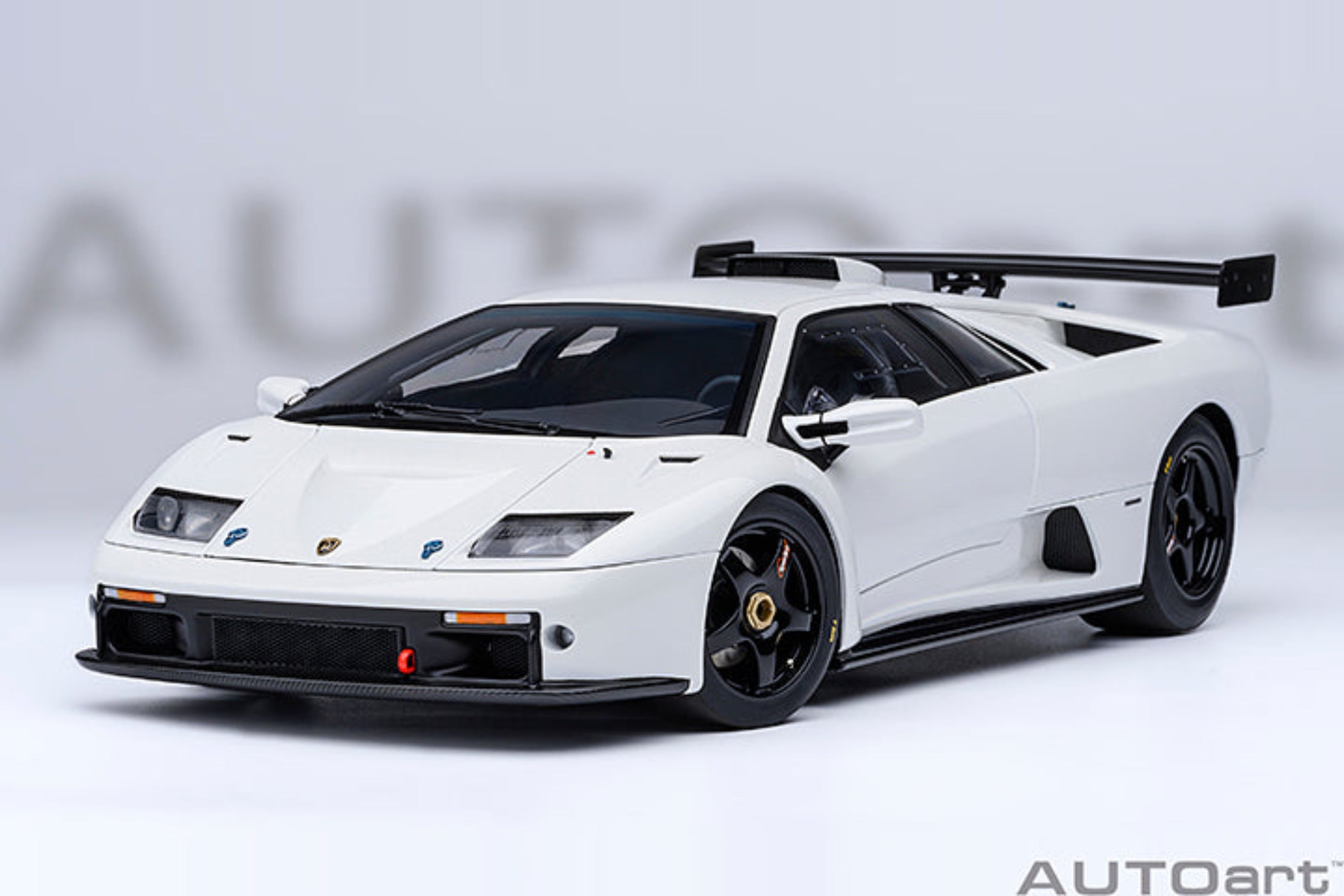 Preorder] AUTOart 1:18 Lamborghini Diablo GT-R - Impact White