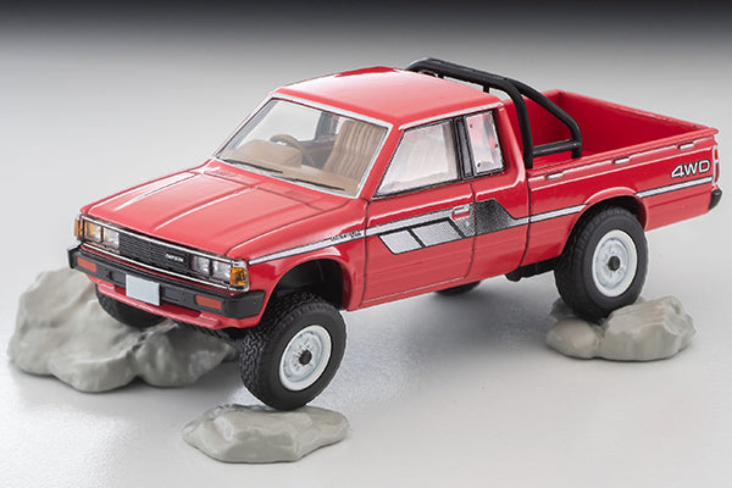 Tomytec TLVN 1:64 Datsun Truck 4WD King Cab AD (Red) – Horizon Diecast
