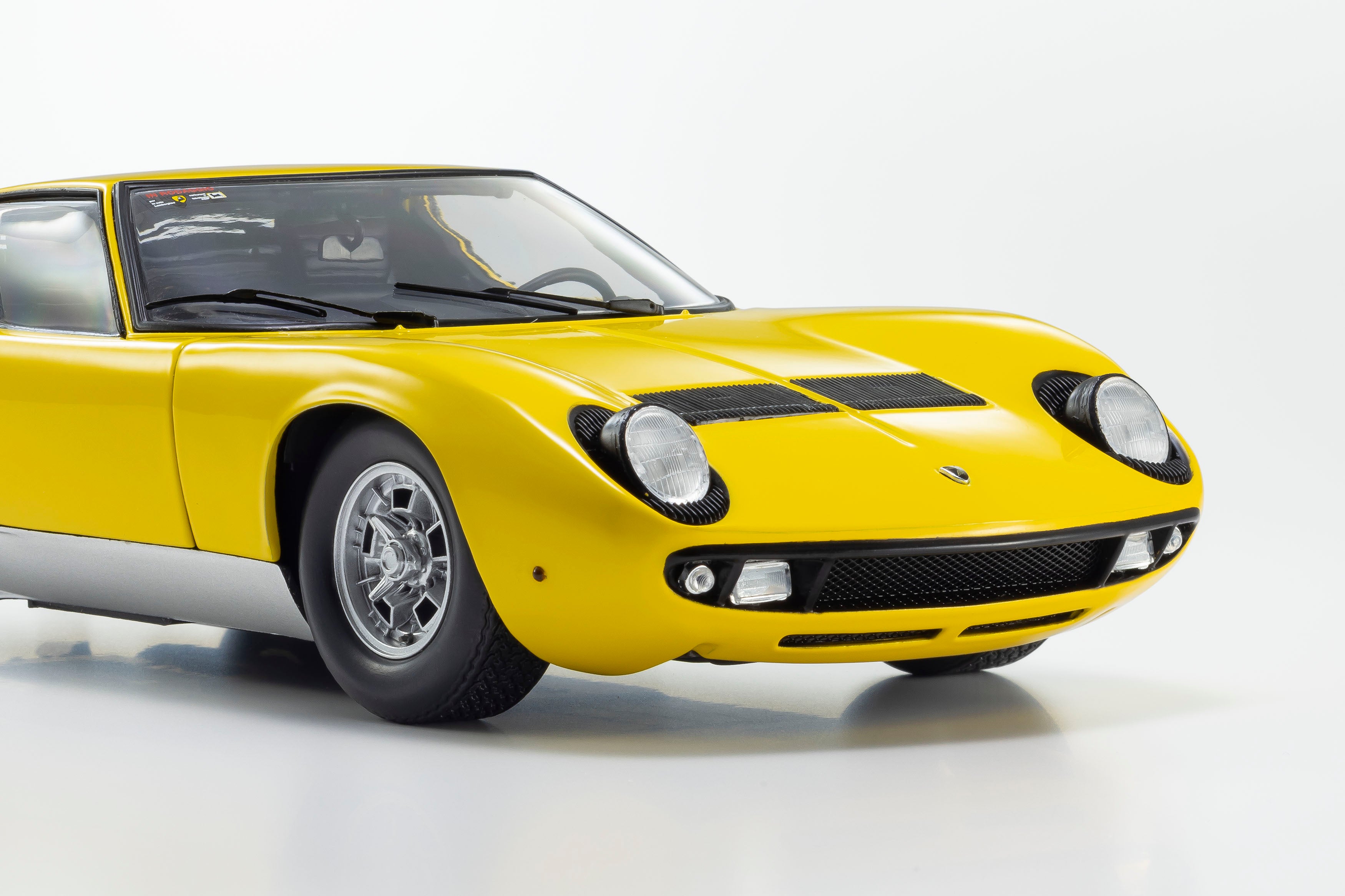 Preorder] Kyosho 1:18 LAM MIURA P 400 (YELLOW) 08314Y – Horizon