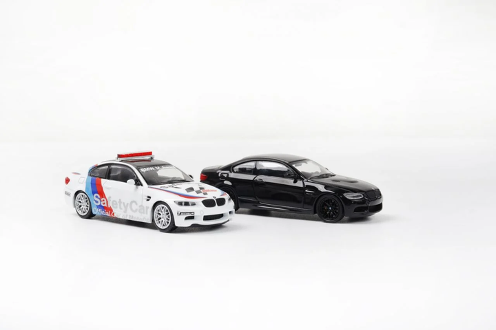 Fine model 1:64 BMW Coupe M3 E92 COUPE (2 Versions)