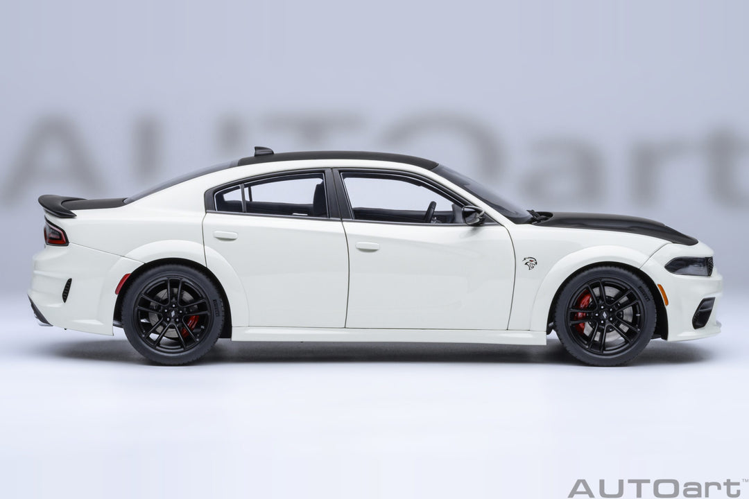 AUTOart 1:18 Dodge Charger SRT Hellcat Redeye jailbreak Knuckle White 71751