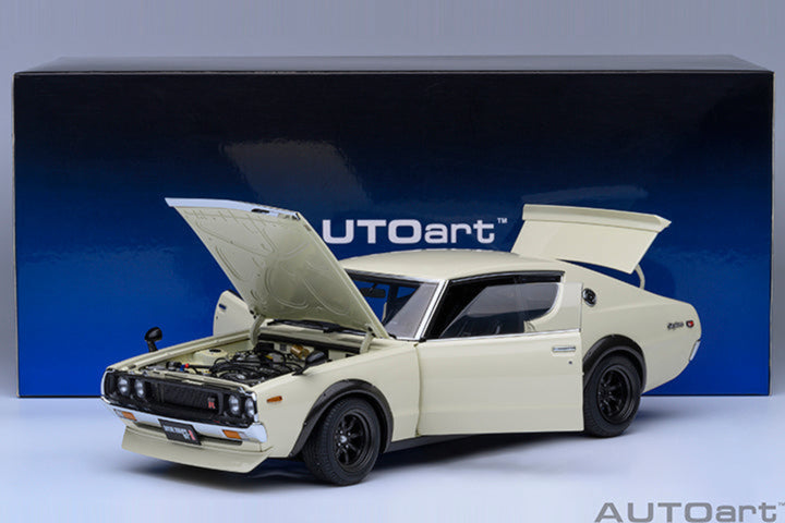 AUTOart 1:18 Nissan Skyline 2000 GT-R (KPGC110) - White 77467