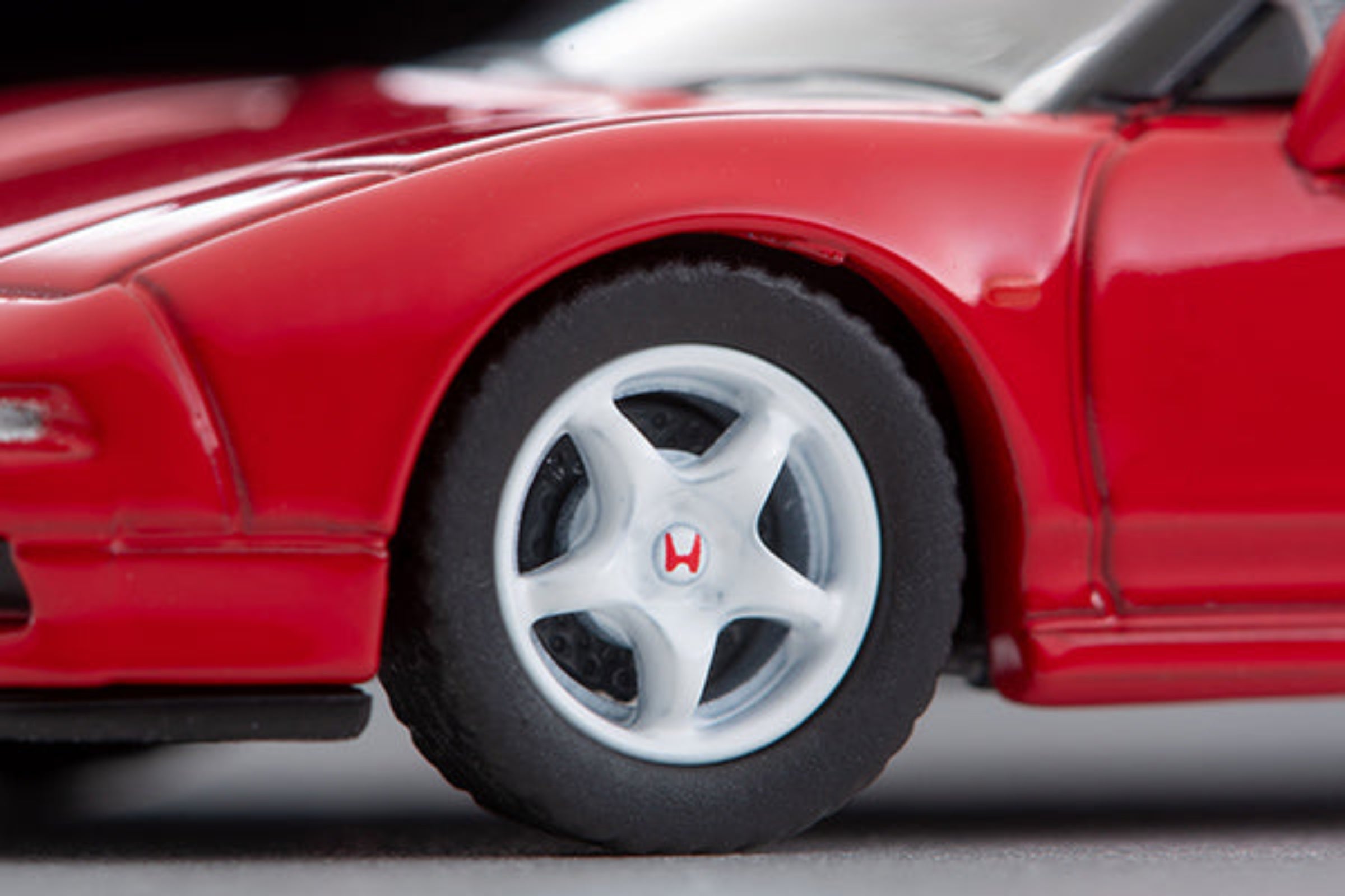Tomytec TLVN 1:64 Honda NSX-R (Red) 1992 – Horizon Diecast
