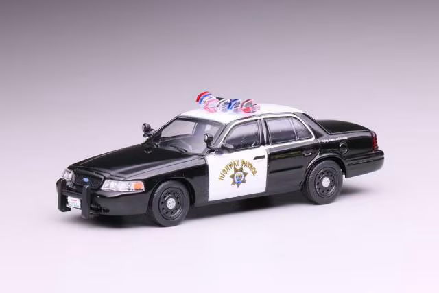596 1:64 Ford Crown Victoria CV (5 Versions)