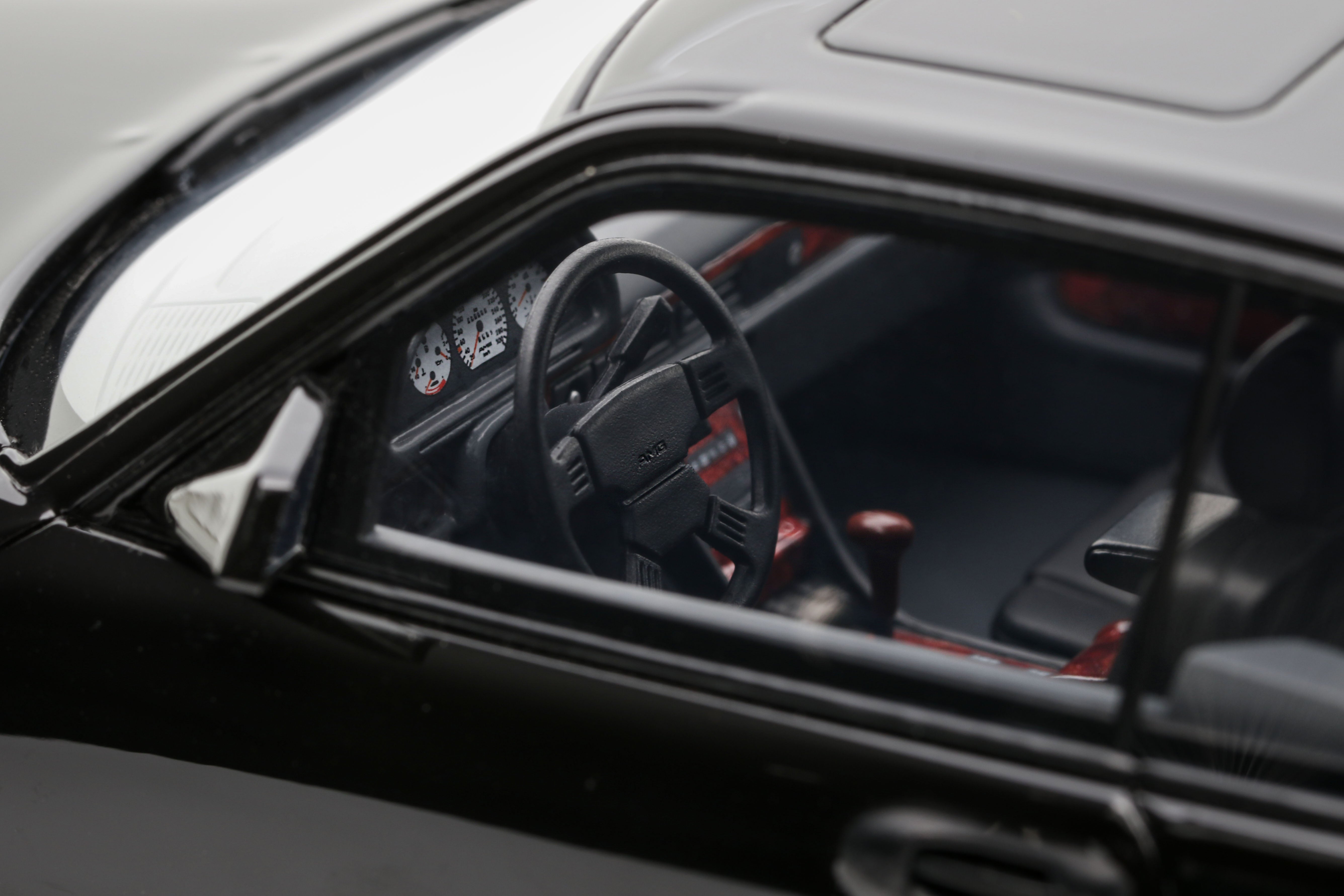 OttO 1:18 KOENIGSEGG SPECIALS 560 SEC BLACK 1992 OT1134 – Horizon