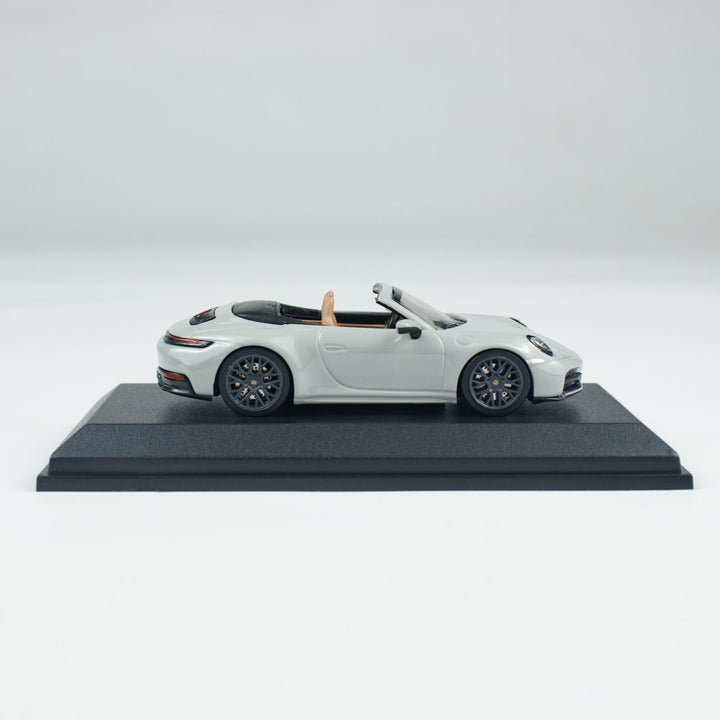 [Preorder] Minichamps 1:64 PORSCHE 911(992.2) CARRERA CABRIOLET CHALK CLDC 643064037