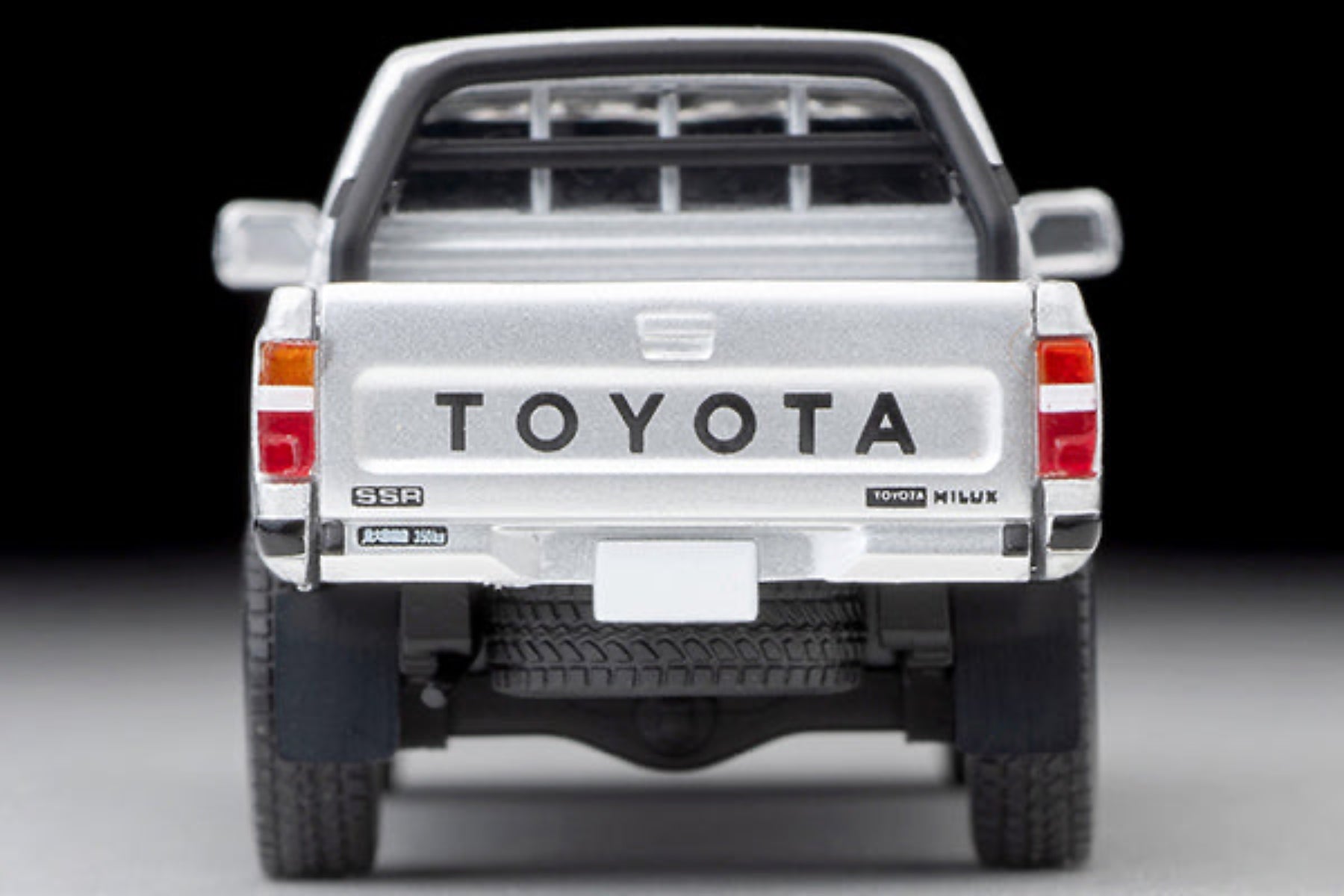 Tomytec TLVN 1:64 Toyota Hilux 4WD Pickup Double Cab SSR (Silver