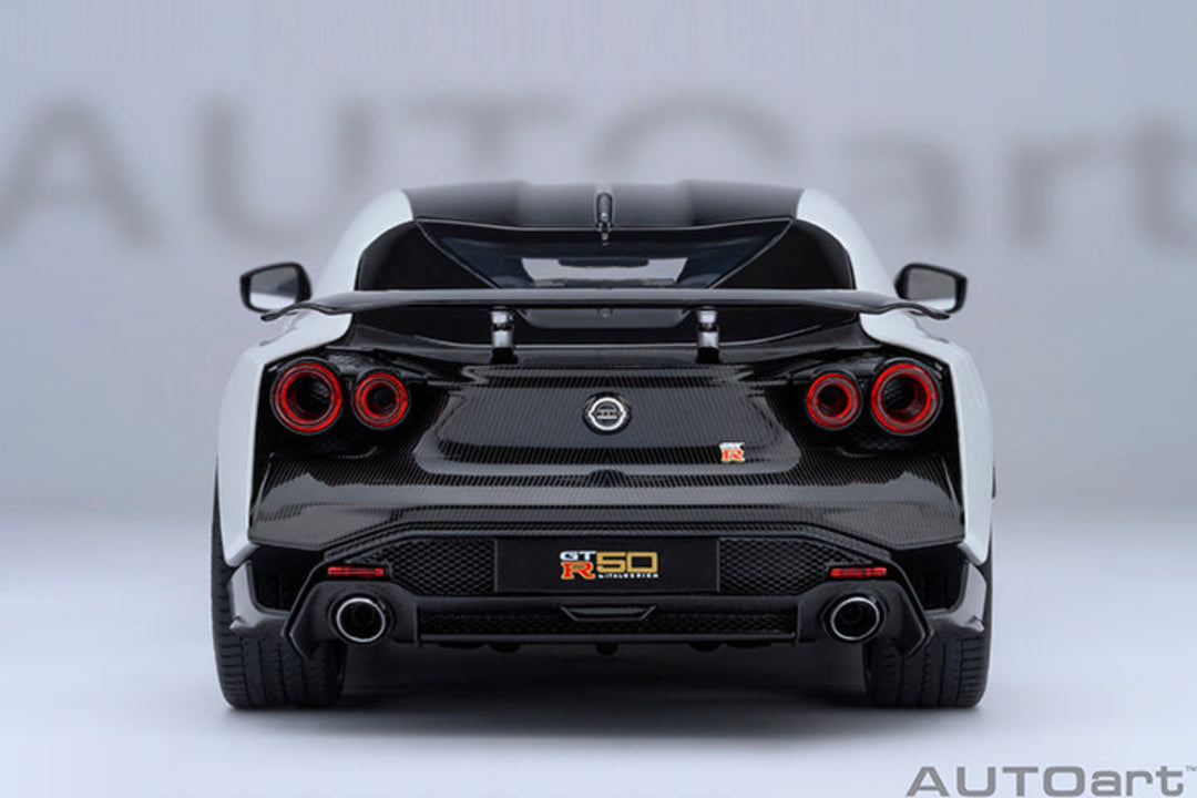 AUTOart 1:18 Nissan GT-R50 ITALDESIGN - Metallic White / Black 77511